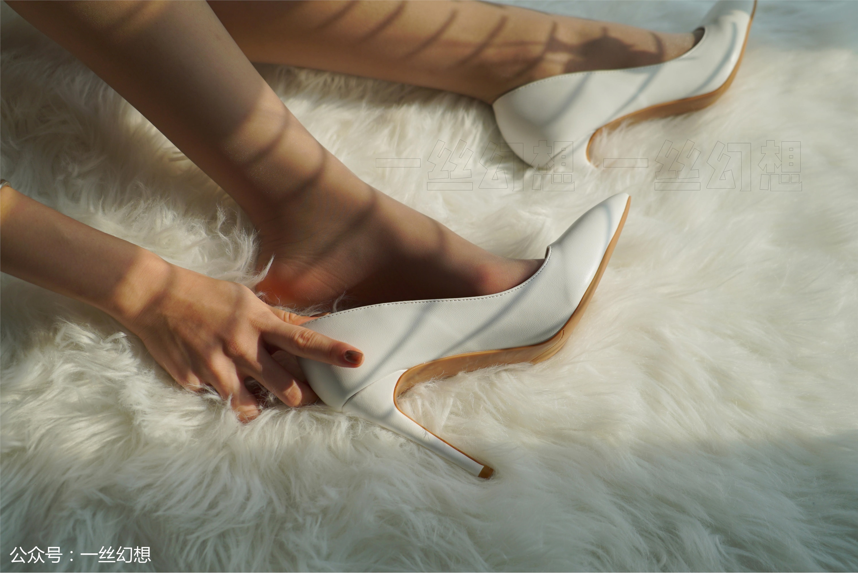 高丝女子图鉴 袜小喵×一丝幻想 NZ022 茜茜